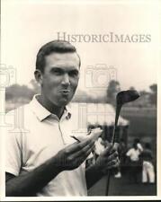 1966 Press Photo Professional Golfers Association Champion Al Geiberger Eating picture