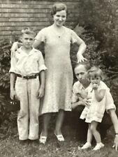 Vi Photograph 1939 Woman Mother Father Kids 1940's picture