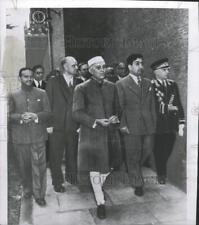 1955 Press Photo Nehru India Walk Kremlin Great Wall - RRY46567 picture