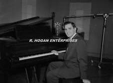 C. 1951 DOT RECORDS PIANIST COUNTRY MUSIC GALLATIN NASHVILLE TN 8X10 PHOTO F992 picture