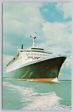 Cunard Queen Elizabeth 2 Ocean Liner Ship, Vintage Postcard picture