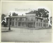 1933 Press Photo City Hotel at Monowe, Wisconsin picture