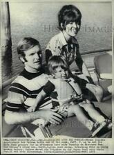 1973 Press Photo Miami Quarterback Bob Griese with Son Jeff & Wife Judi on Boat picture