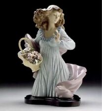 GORGEOUS LLADRO NATURE'S BEAUTY WOMAN W/FLOWERS. RARE. IN BOX. #6252 $975 Retail picture