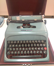 OLIVETTI STUDIO 44 TYPEWRITER SPANISH LAYOUT. PICA FONT. ITALY 1952 picture