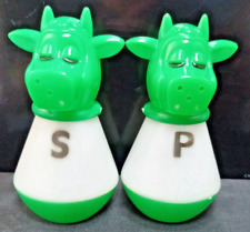 Cow Salt & Pepper Shaker Set 1970's Vintage Plastic Green Hong Kong MINT Retro picture