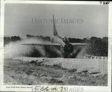 1970 Press Photo British Lightning fighter deliberately overshoots runway test. picture