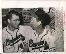1959 Press Photo Joe Jay and Mickey Vernon of Milwaukee Braves Baseball Team picture