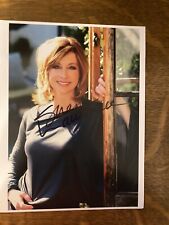 SHARON LAWRENCE  AUTOGRAPHED 8,5 X11 Color Photo With 8 1/2 X 11 Top Loader picture