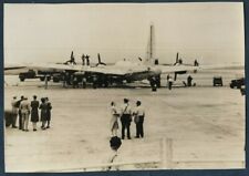 WWII REFUELING THE USAF HEAVY BOMBER BOEING B-29 SUPERFORTRESS 1940s Photo Y 112 picture