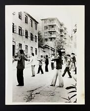 1980s Chinese Workers Do Morning Exercises Communist China Vintage Press Photo picture