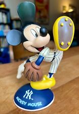 New York Yankees / Mickey Mouse Figurine from Danbury Mint 2001 Disney MLB picture