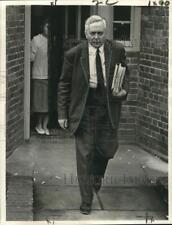 1963 Press Photo Harold Wilson leaves a building - noo65135 picture