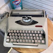 Vintage 1967 Royal Royalite Typewriter Manual Typing Off-White Creme Portable picture