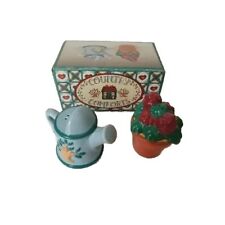 Papel Freelance Country Comforts Salt & Pepper Shakers          picture