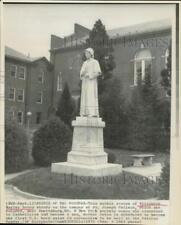 1963 Press Photo Elizabeth Seton statue on St. Joseph College campus in Maryland picture
