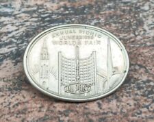 RARE 1939 New York World's Fair DuPont Day Pin June 27th New York San Francisco picture