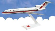 FLIGHT MINATURE (LP1026) AIR PORTUGAL 727-200 1:200 SCALE MODEL picture