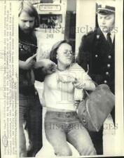 1976 Press Photo Oslo policeman arrests anti-NATO demonstrating Norwegian girl picture