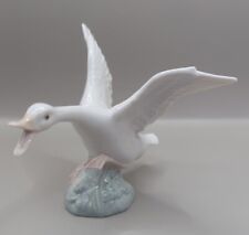 Retired Lladro Goose Preparing for Flight Porcelain Figurine 5”T 6.5”W Vintage  picture