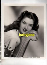 PEGGY RYAN ORIGINAL 8X10 PHOTO LOVELY PORTRAIT 1945 UNIVERSAL PICTURES picture