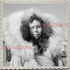 50s UTQIAGVIK NORTH SLOPE BARROW ALASKA ARCTIC WOMEN OLD VINTAGE USA Photo 11089 picture