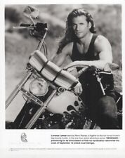 Renegade 1994 TV series Lorenzo Lamas sits astride Harley 8x10 inch photo picture