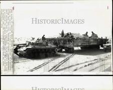 1974 Press Photo An Israeli tank hitched to a section of a bridge near Suez City picture