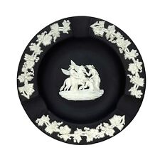 Wedgwood Jasperware Basalte white on Black Grapevine ashtray picture