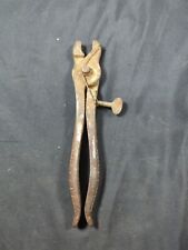 VINTAGE Antique HOG RINGER De Neul Cast Iron Pliers Tool 6.5