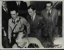 1935 Press Photo Bruno Richard Hauptmann Entering Court & Atty General Wilentz picture