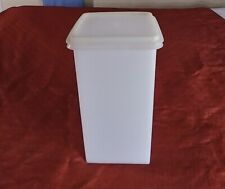 VINTAGE TUPPERWARE SQUARE CRACKER KEEPER CONTAINER WITH LID GOOD CONDITION picture
