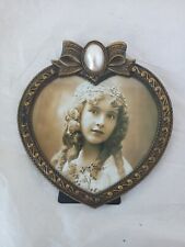 Victorian Style Metal Heart Shaped Picture Frame Frame Pearl Bow 5x6