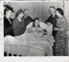 1948 Press Photo Eisenhower Clan Gathers around Baby Dwight D. Eisenhower II, NY picture
