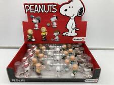 Schleich Peanuts Snoopy Figure 32Pcs picture