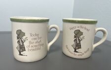 1978 Holly Hobbie 2 Coffee Mugs Green Girl Today Can Be & Happy Heart 💚 Vintage picture