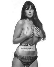 ACTRESS CAROLINE MUNRO PIN UP - 8X10 PUBLICITY PHOTO (SP335) picture