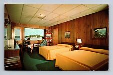 Captain Thomson's Motor Lodge Motel 1000 Islands Alexandria Bay NY Postcard picture