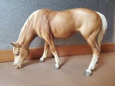 Vintage Breyer traditional grazing mare model horse dark palomino picture
