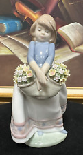 LLADRO MAY FLOWERS Sculpture #01005467 picture