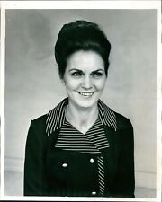 1972 Vintage James Kernan Wife Beautiful Cpa Wives Club Smile 8X10 Vintage Photo picture