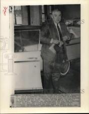 1969 Press Photo Judge Edward Haggerty Jr. at Criminal District Court Building picture