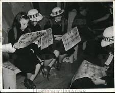 1942 Press Photo English refugee children in musical revue - nee20650 picture