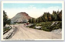 Postcard Driveway At Big Horn Hot Springs, Old Car, Thermopolis Wyoming Unposted picture