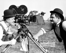 STAN LAUREL AND OLIVER HARDY WITH KITTEN - 8X10 PUBLICITY PHOTO (SP545) picture