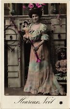 CPA AK Young Lady with a Doll CHILDREN WITH TOYS (1327928) picture