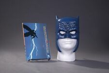Frank Miller Art Batman Dark Knight Returns Book & Mask Set DC Collectibles  picture