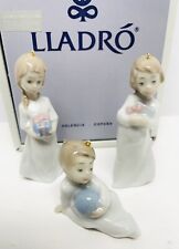 Lladro “Mini Camisones” #05940  Mini Christmas Morning picture