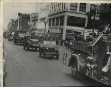1943 Press Photo Vehicles join parade during the Fire Prevention Week picture