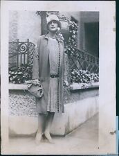 1928 Miss Helen Wills U.S Tennis Star Taking In Sights Of Paris Sports Photo 6X8 picture